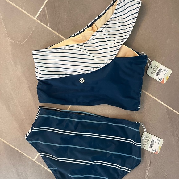 Nani One-Shoulder Bikini top and full coverage bottoms - Picture 2 of 2